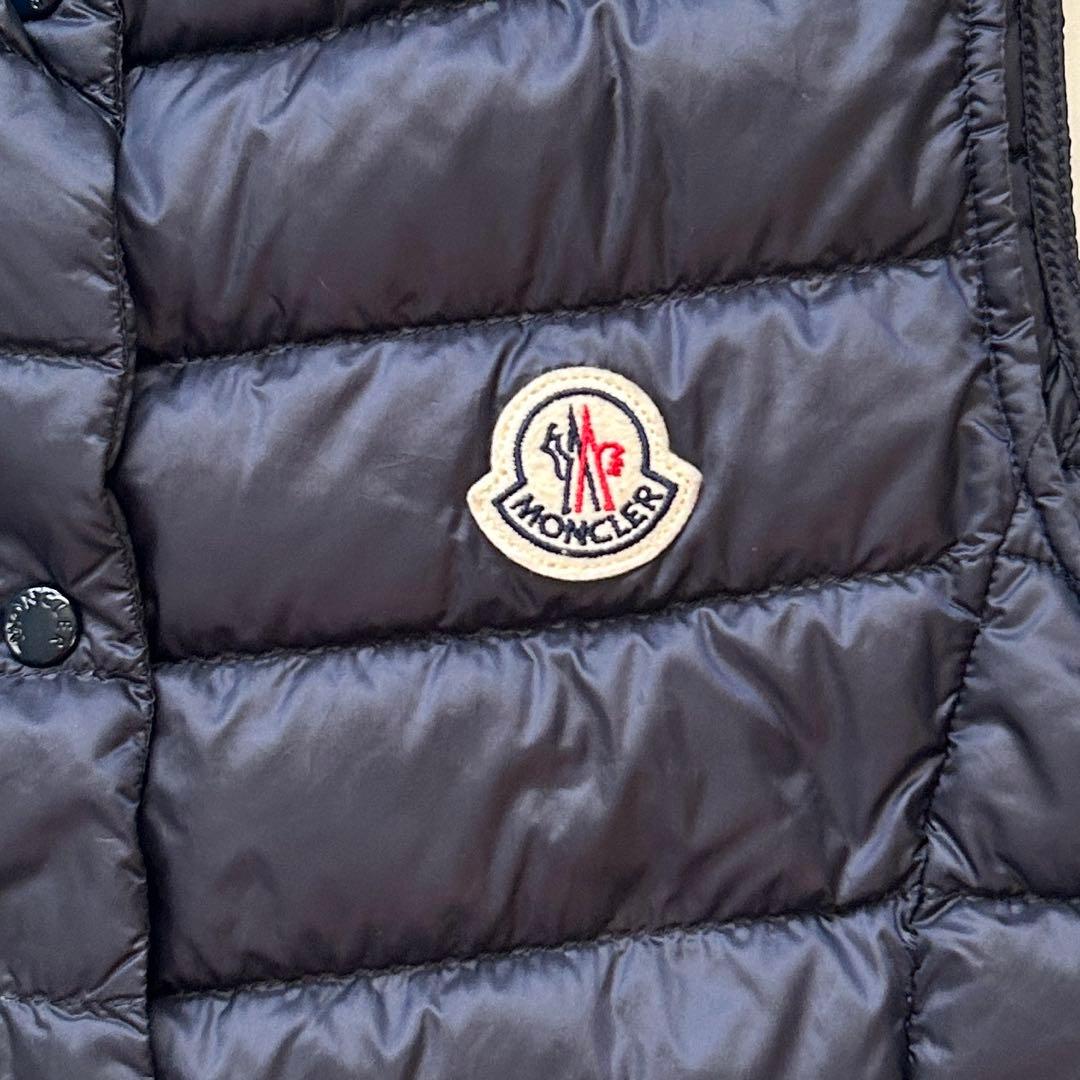 極美品 モンクレール 2023年モデル LIANE ダウンベスト ワッペン 紺
