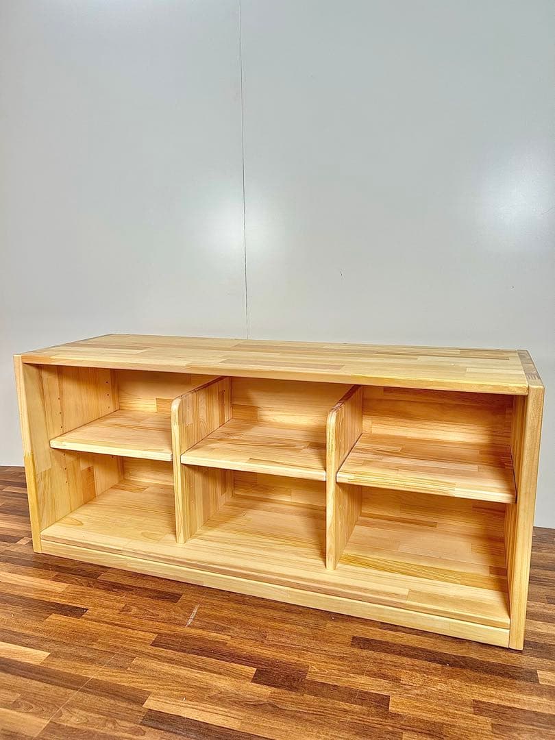 渡邊美樹様　絵本棚下段のみ