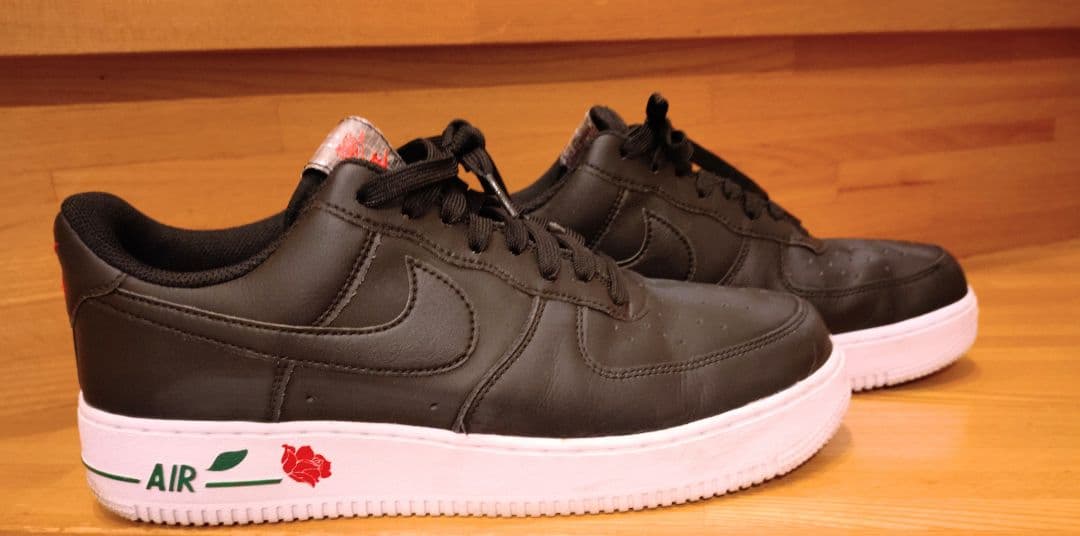 Nike Air Force 1 ブラック ローズ