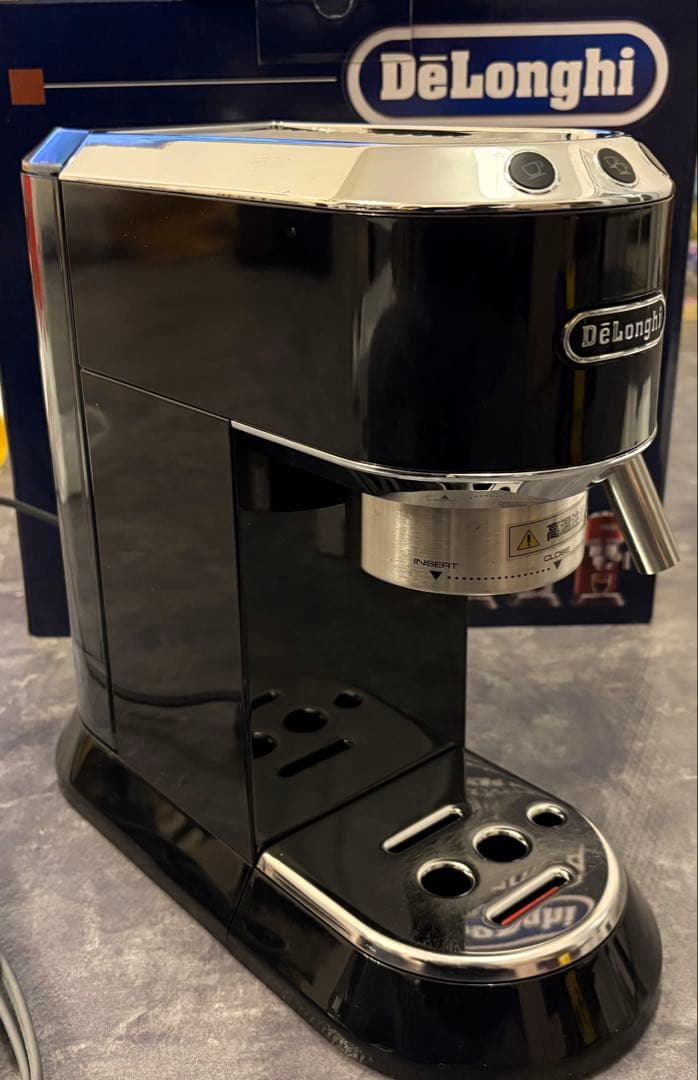 DeLonghi デロンギ DEDICA デディカ　エスプレッソメーカー