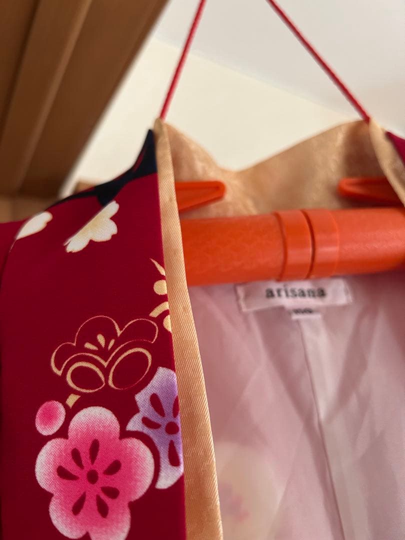 arisana 赤色花柄 着物と袴、髪飾りセット 150㎝