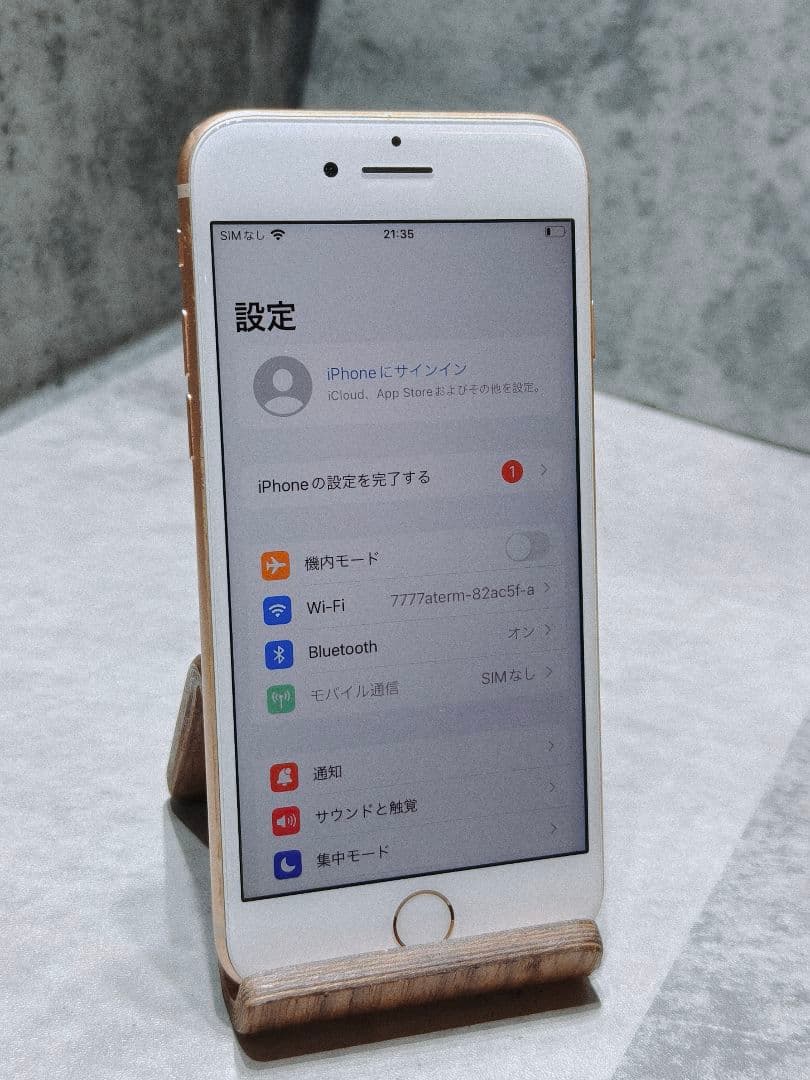 美品 iphone8 64GB SIMロック解除済み スマホ