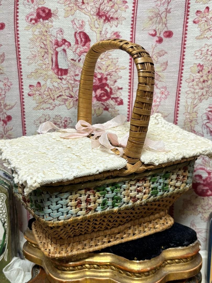 フランスアンティーク　ローズパニエ　蓋レース