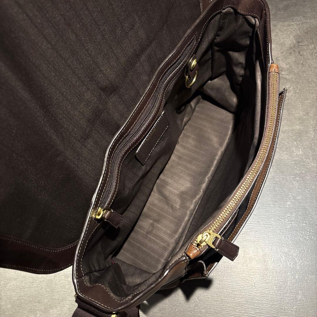 TUMI トゥミBeacon Hill ショルダーバッグ　レザー　美品