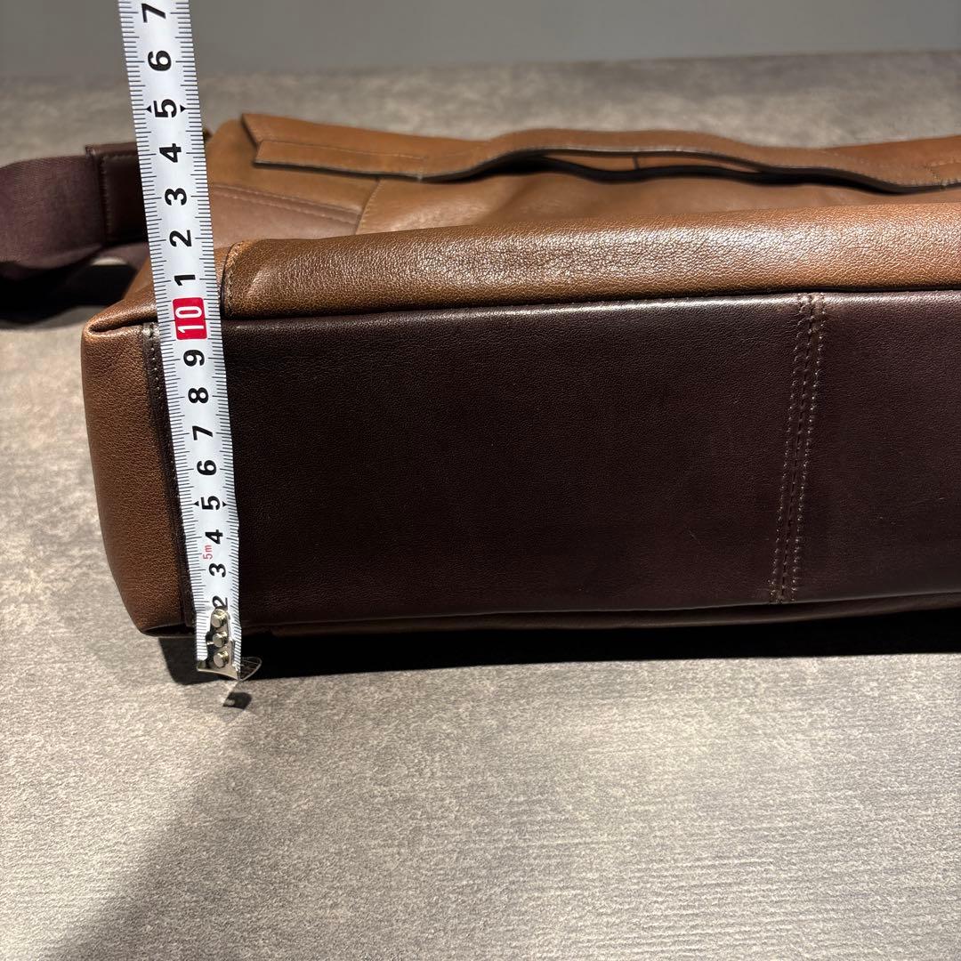 TUMI トゥミBeacon Hill ショルダーバッグ　レザー　美品