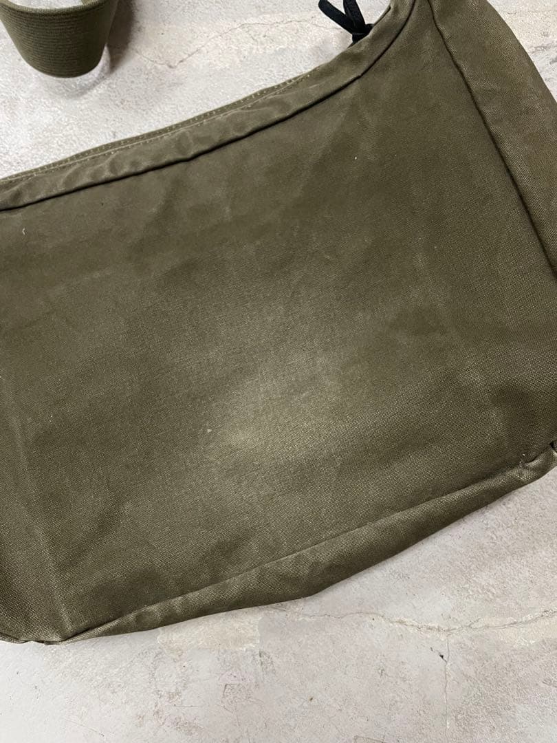 吉田カバン　PORTER BEATショルダーバック　メッセンジャーバック　カーキ