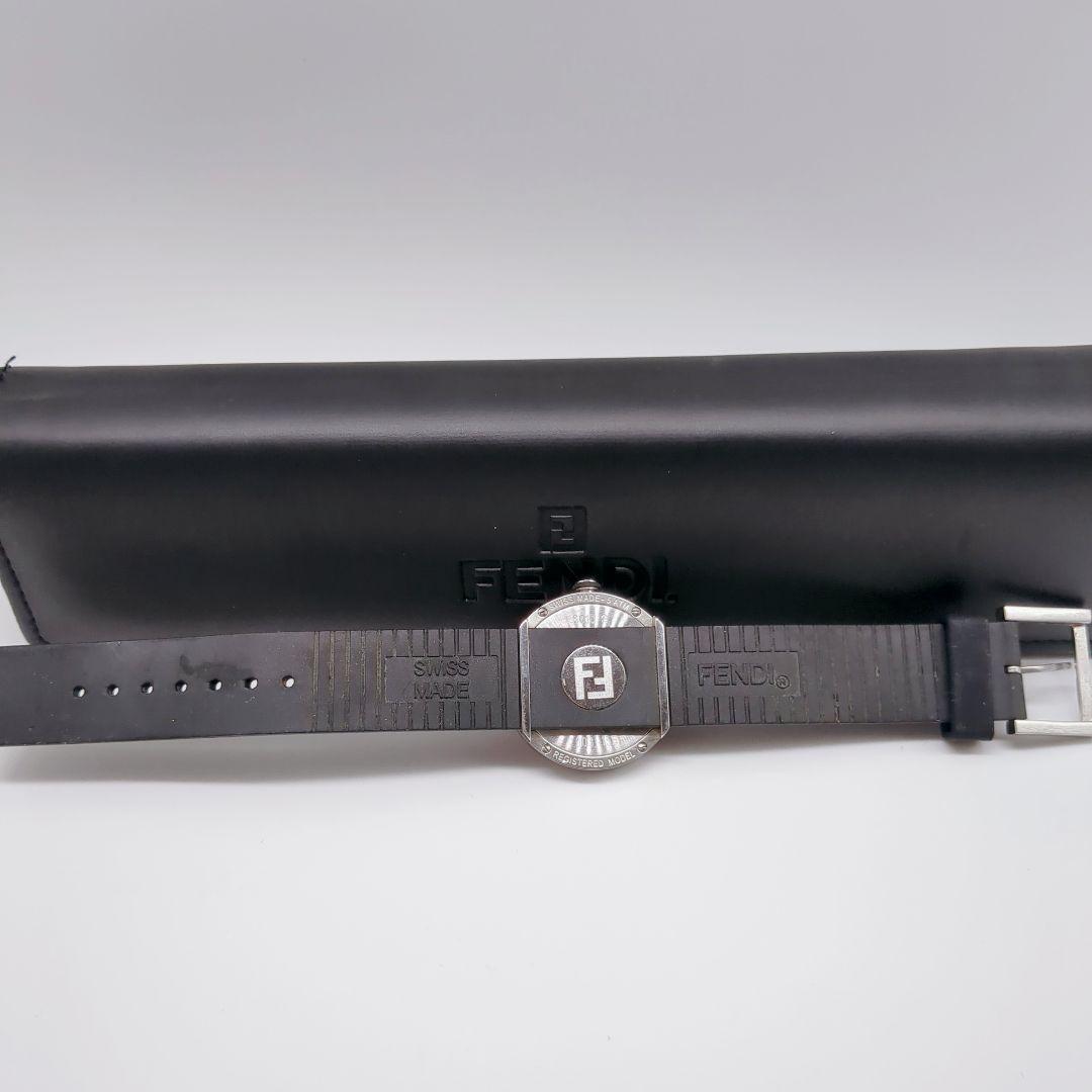 ピンクの猫【希少デザイン】FENDI フェンディ 腕時計 レッド ブラック