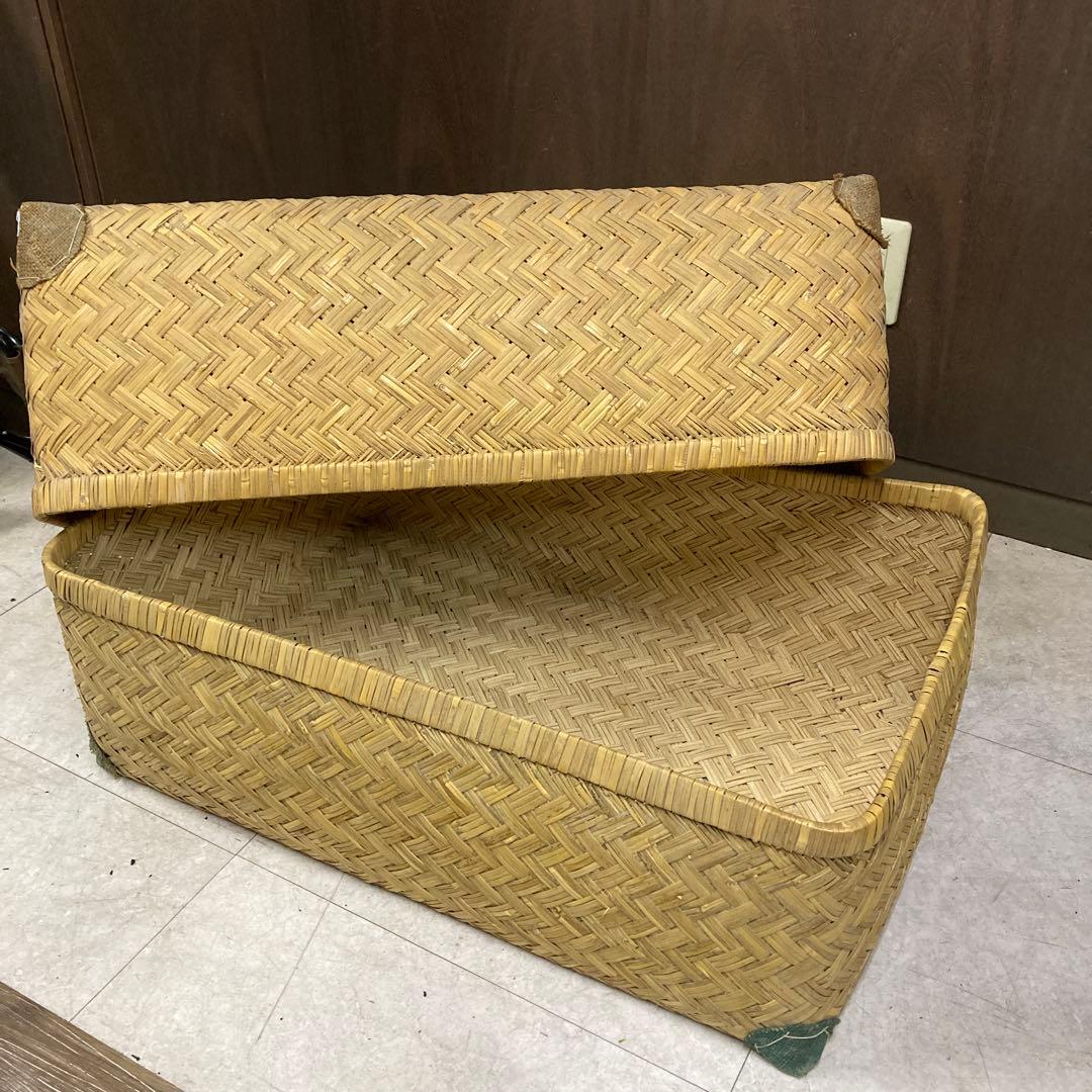 Ｂ-3 昭和レトロ 柳行李 竹細工 竹籠 竹かご 蓋つきかご 収納ボックス 葛籠