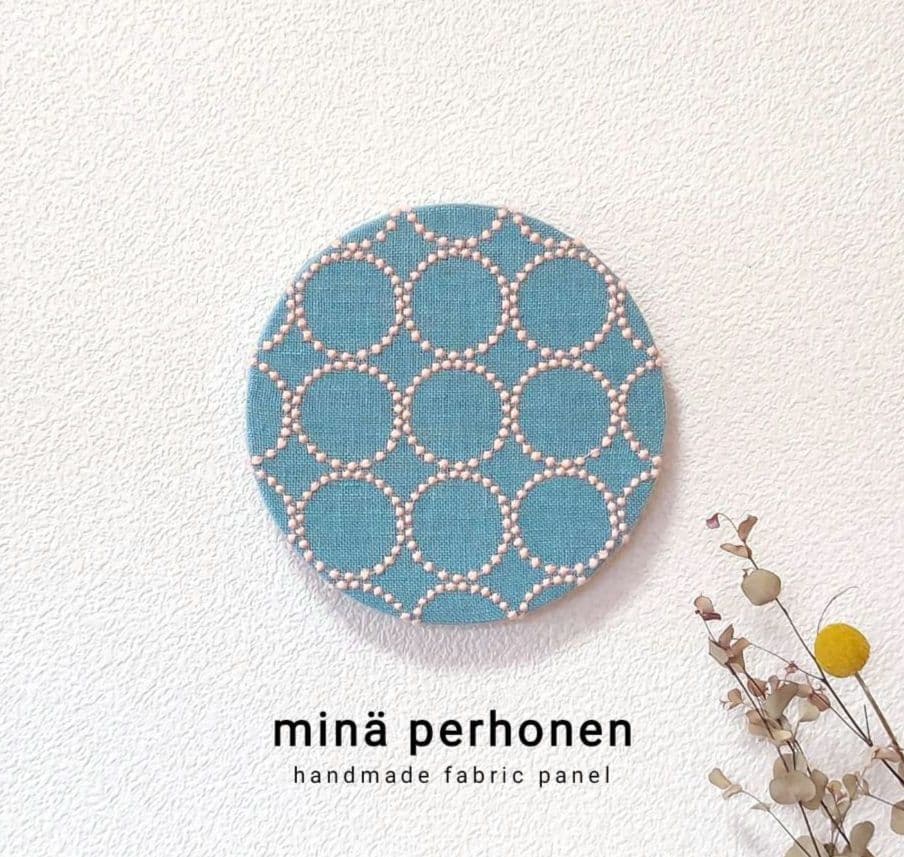 ファブリックパネル　ミナペルホネン　タンバリン　丸型　サークル　ライトブルー