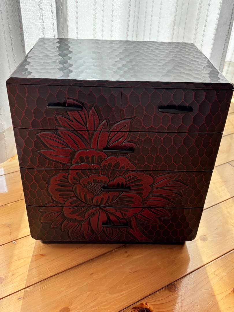 鎌倉彫り　 総柄彫牡丹　三ツ引き　箪笥　収納箱　日本製　伝統工芸品　木製