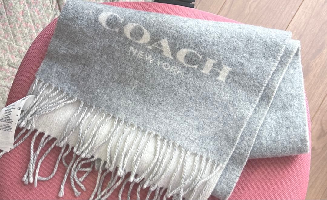 新品未使用コーチ、ロゴ入りウールマフラー