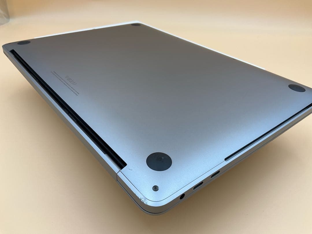 Macbook Pro 2020 13インチ Core-i7 32GB/1TB