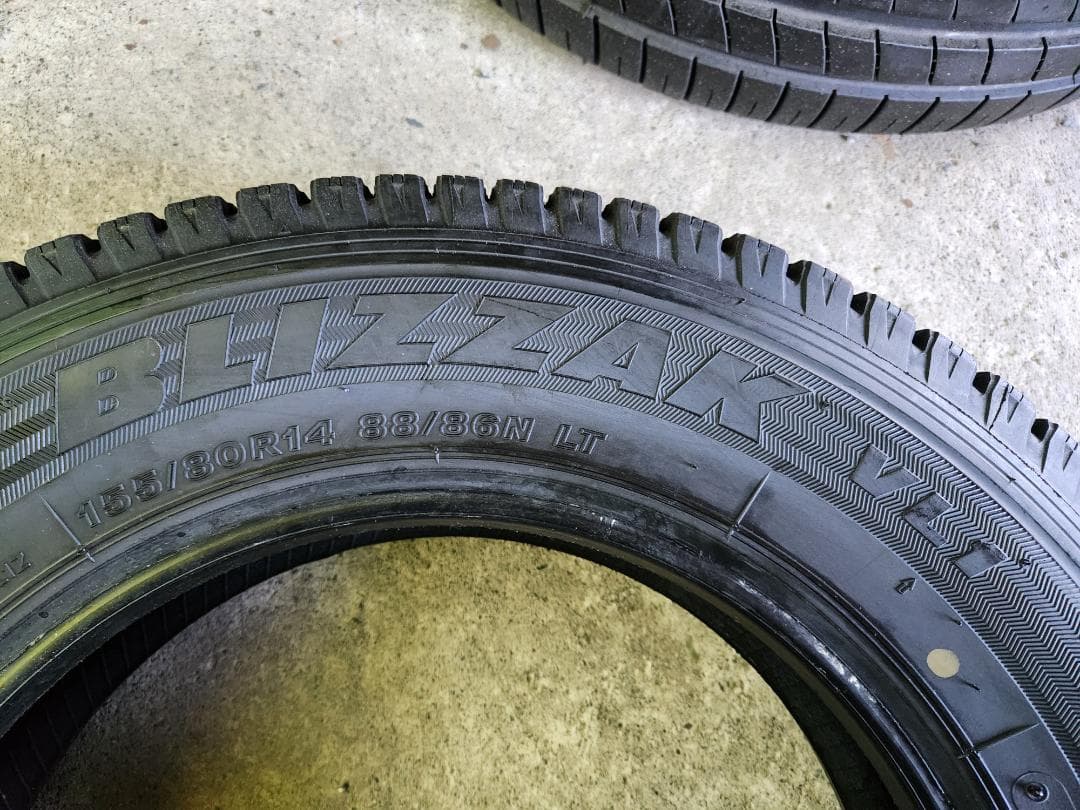 送料込☆2022年製 ブリヂストンタイヤ 155/80R14 LT日本製☆4本