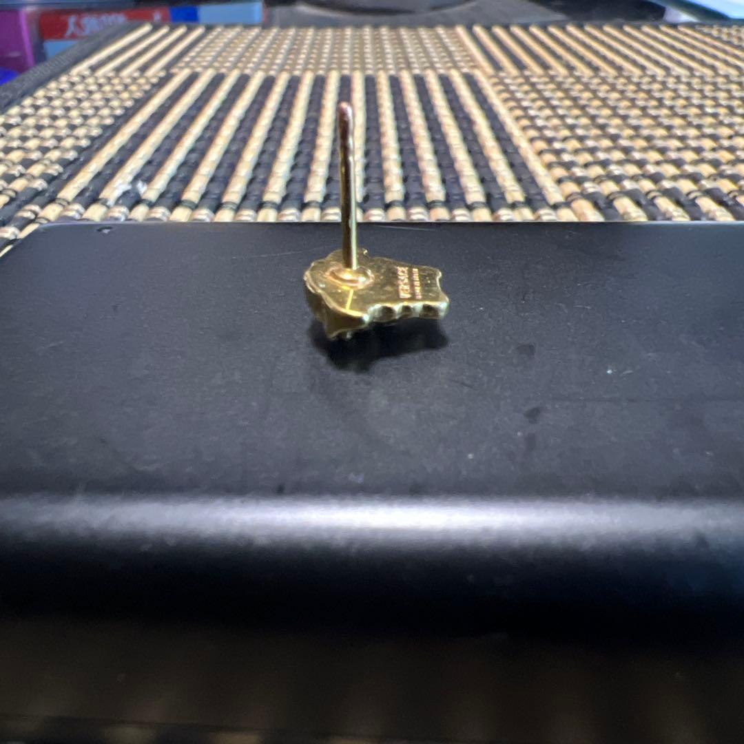 ベルサーチ　メデューサデザイン ゴールドピアス(片耳用)