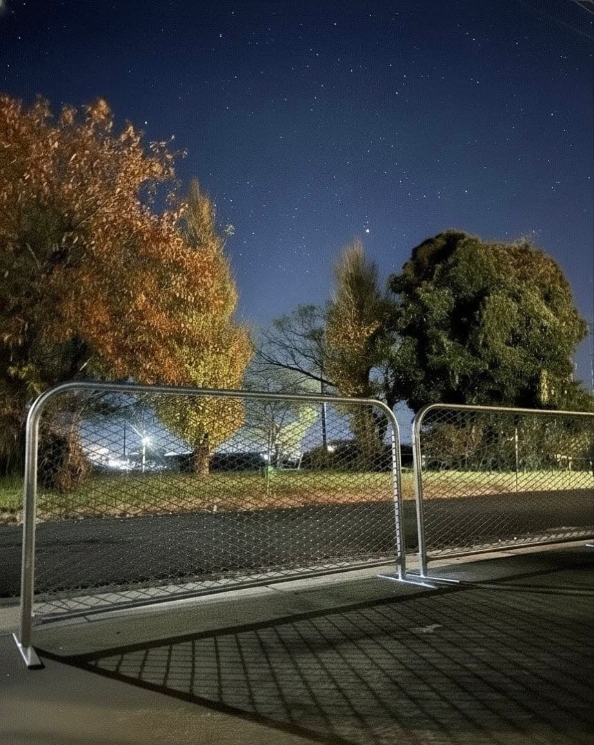 ワンちゃんの脱走防止に自立式 ペットバリケード 1200×600