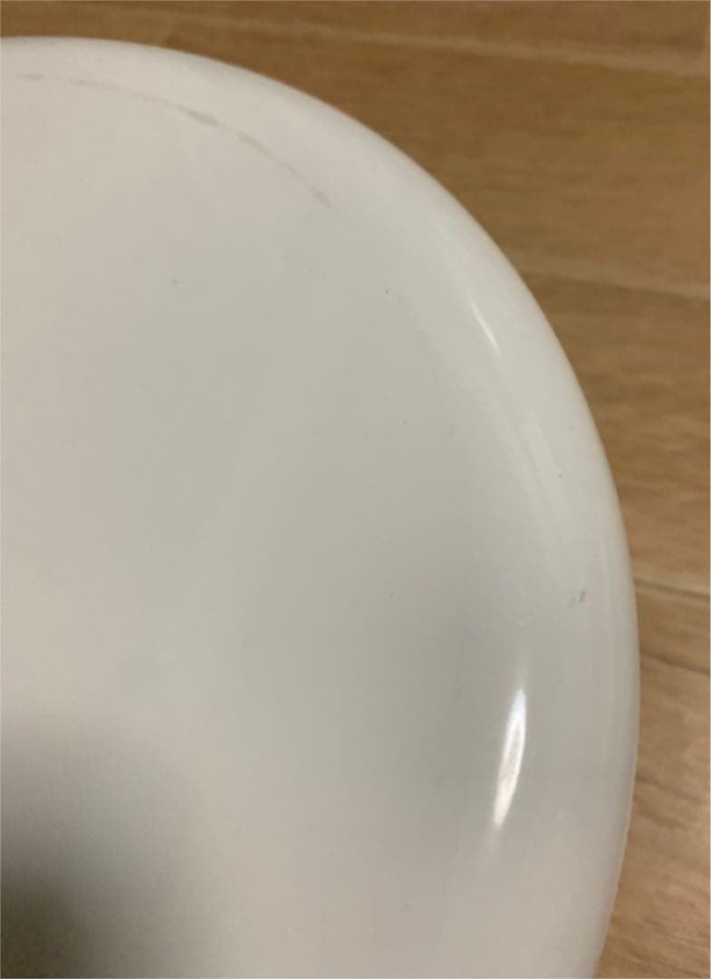 イマン　ビビアン丸缶L