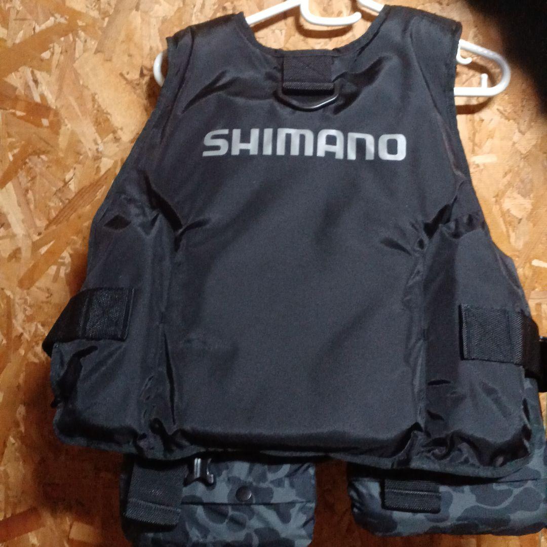 シマノのライトベスト+ターポリンポーチ