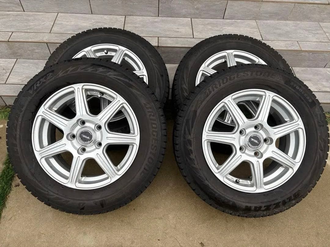 ブリヂストン スタッドレスタイヤ 195/65R15