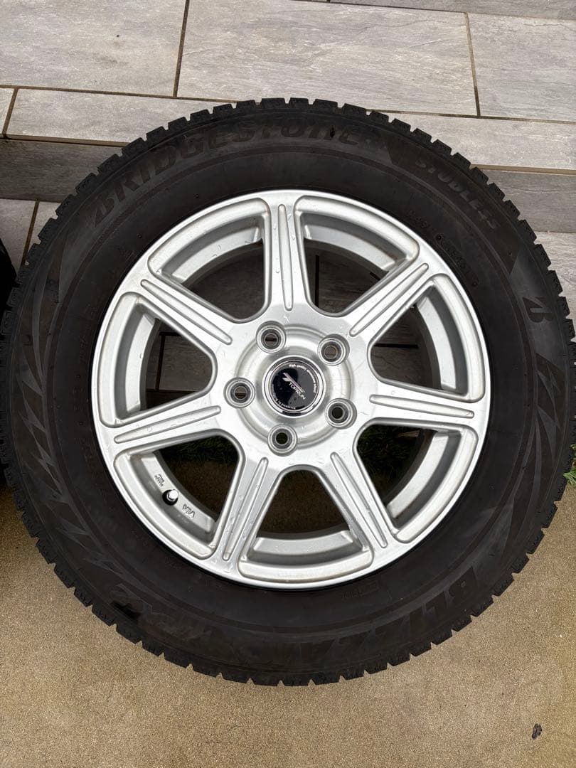 ブリヂストン スタッドレスタイヤ 195/65R15