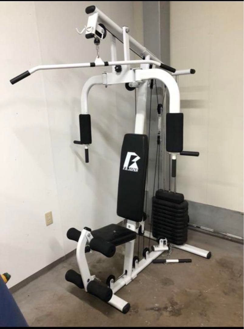 トレーニングマシン　筋トレ