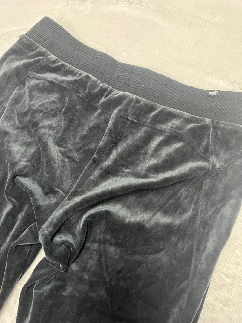 し*ん様 PUMAレディース ベロア ジャージ上下セット ブラック ダークグレー