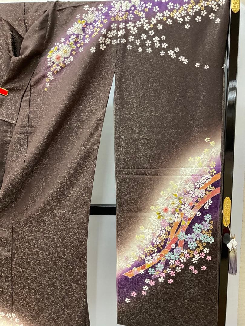 値*ん様 振袖　仮絵羽　未仕立て品　八掛付き　正絹　茶系　絞り　金通し　落款入り