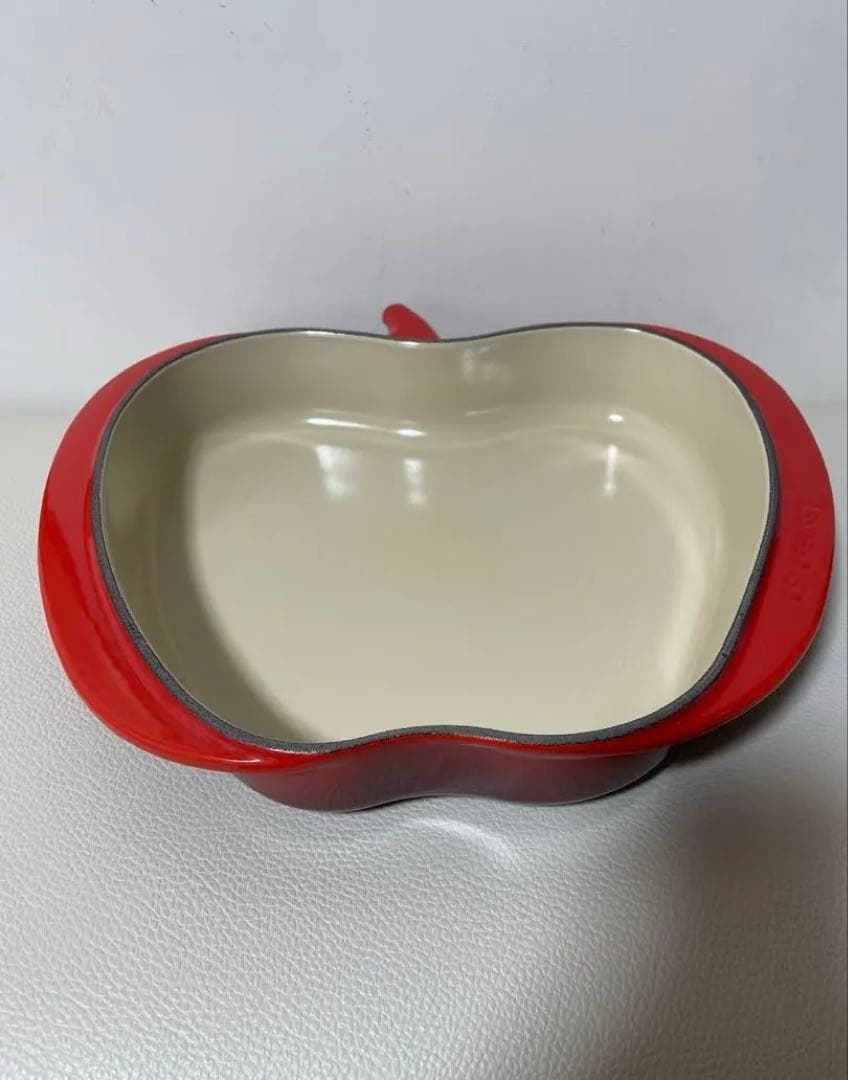 ルクルーゼ アップル パイディッシュ 鍋