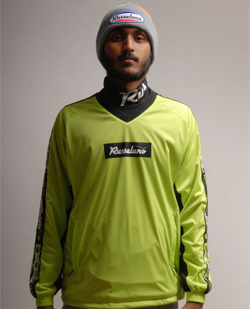 Kusseluno 蛍光グリーン Vネック トレーナー