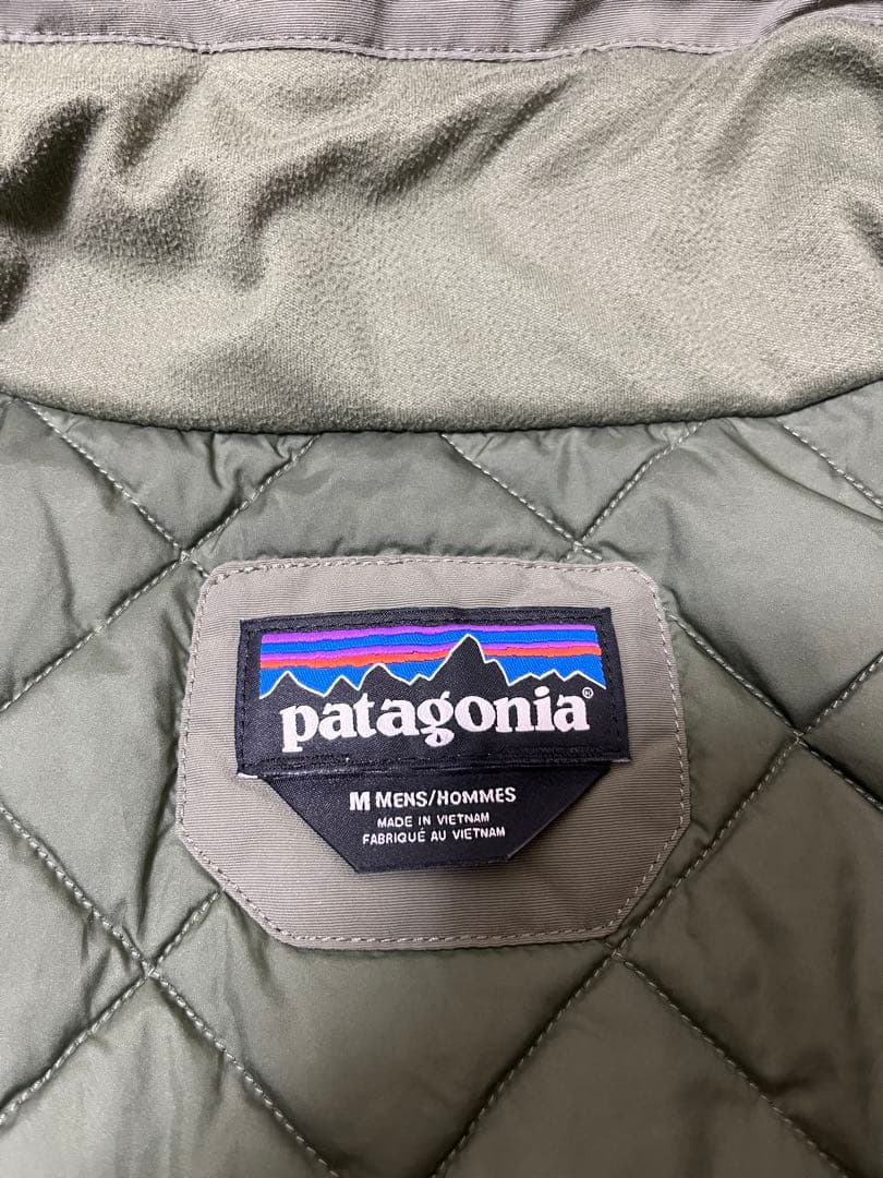 patagonia イスマスジャケット　Mサイズ　カーキ