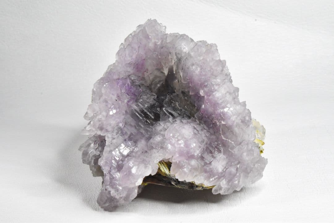 ブラジルミナスジェライス州産 スモーキークォーツ上のローズクォーツ