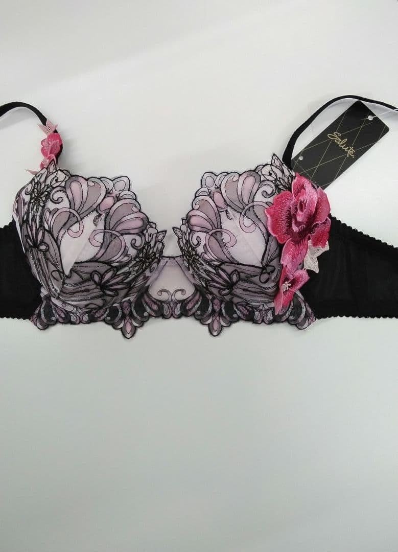 Salute◆61G◆P-upBra &ソングM　Ｌサイズ♥