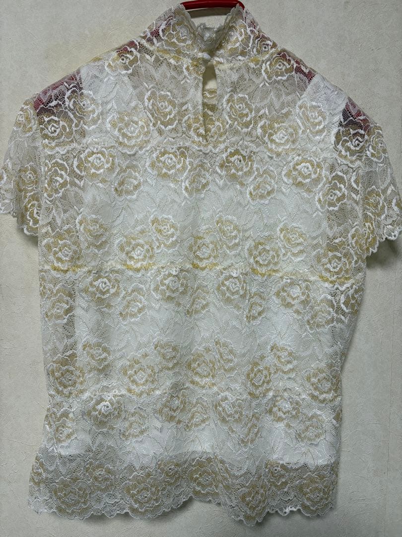 東京ソワール 花柄レース 半袖シャツ ハイネック