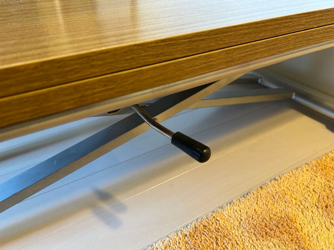 天板が2倍に広がるガス圧昇降テーブル／定価27,800円