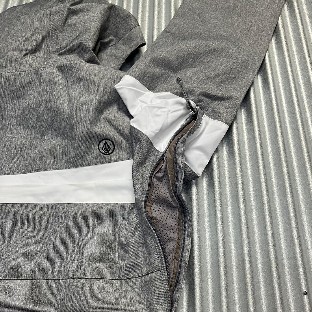 未使用　ボルコム　ヴォルコム　スノボウェア　ジャケット　メンズ　S　アウター