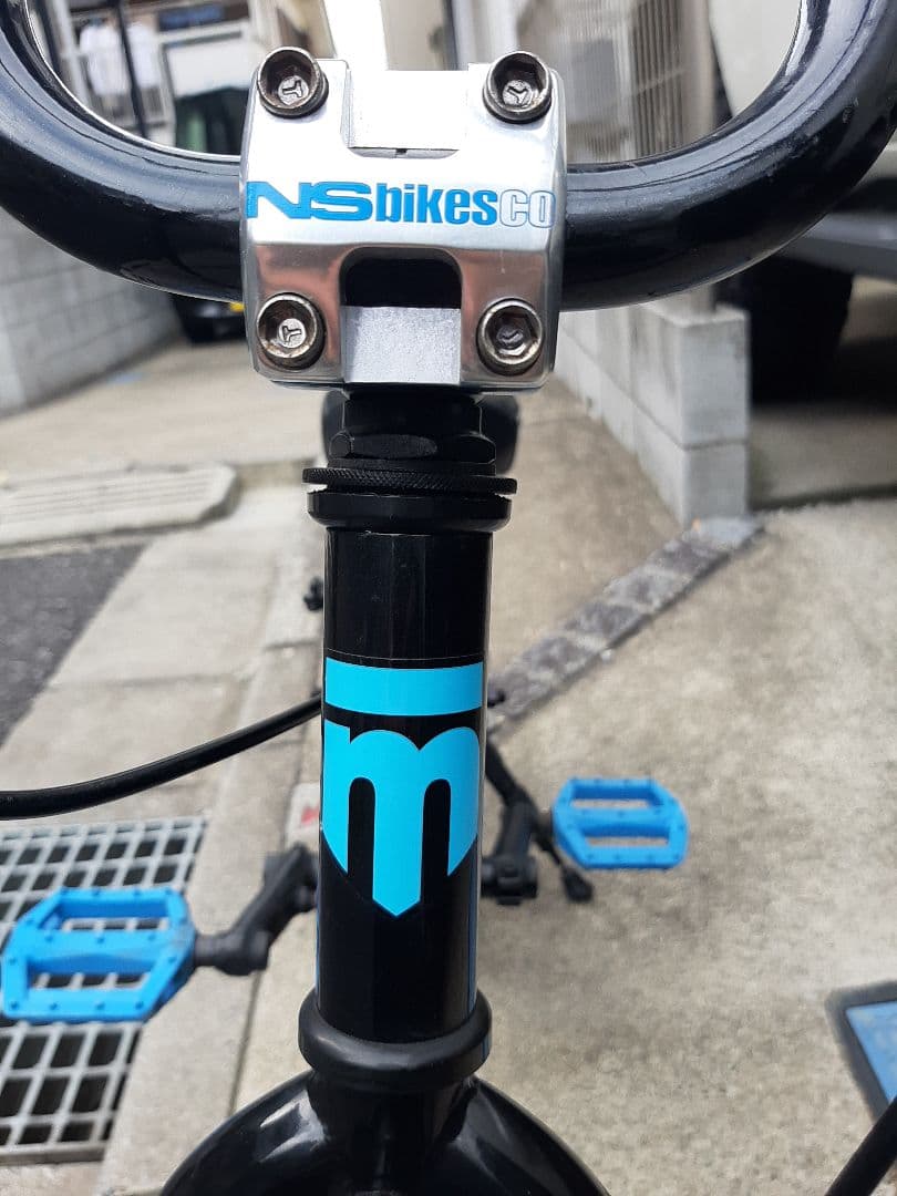 Mon BMX 自転車 青/黒　16インチ