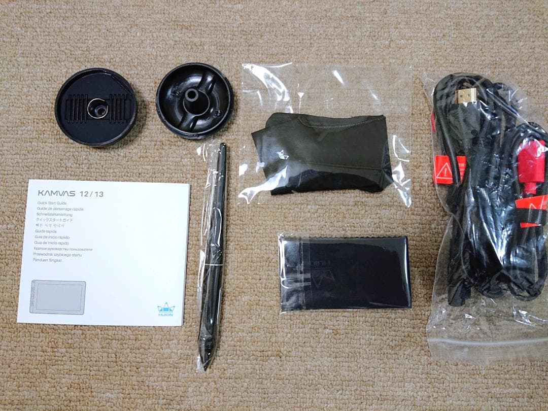 【ほぼ未使用】液タブ HUION Kamvas 13 / 13.3型 スタンド付