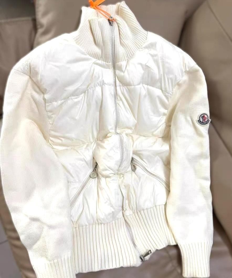 モンクレール ホワイト ダウンジャケット