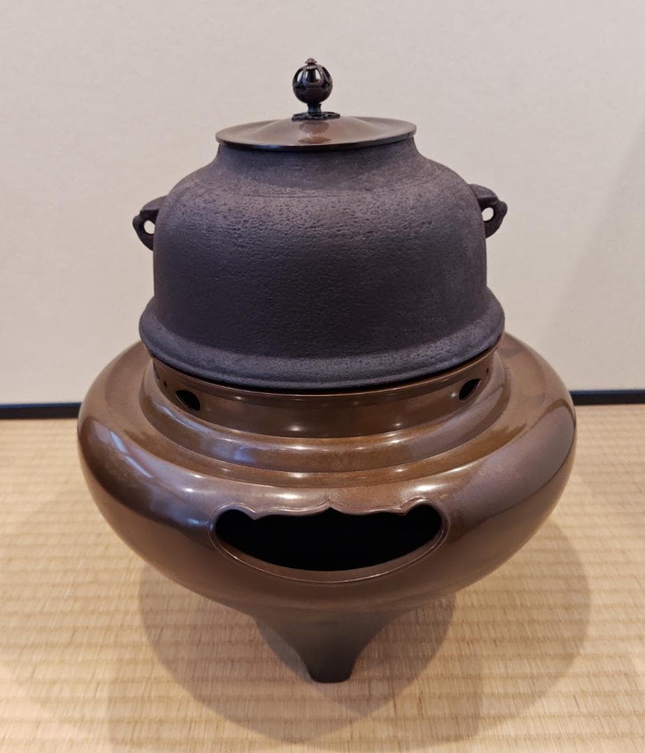 送料込【逢絢亭】茶道具 朝鮮風炉 唐銅 畠春斎釜添 風炉師 般若勘渓 共箱入り