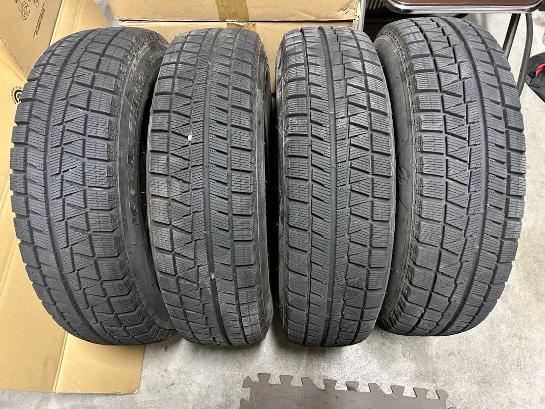 【22年！９分山】ブリヂストン　スタッドレスタイヤ175/70R14 ４本セット