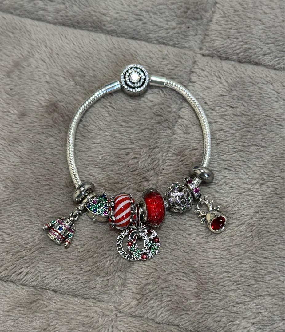 Pandoraクリスマスチャームブレスレット