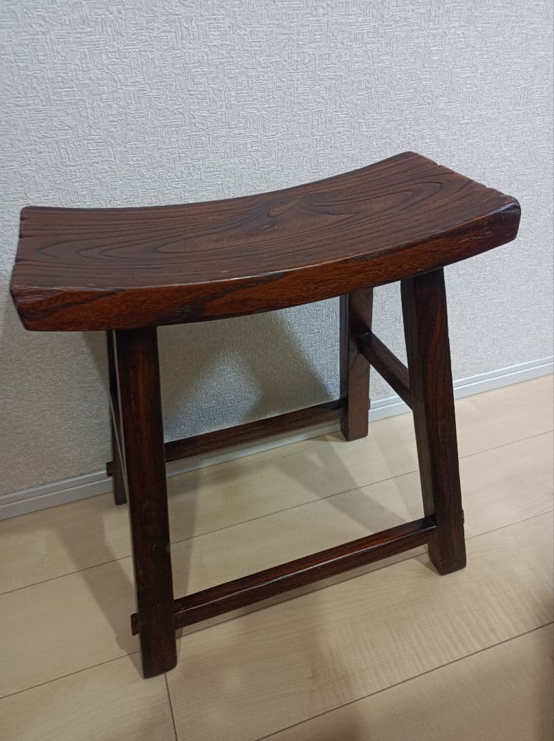 ①アンティーク　木製スツール 曲線座面 ダークブラウン