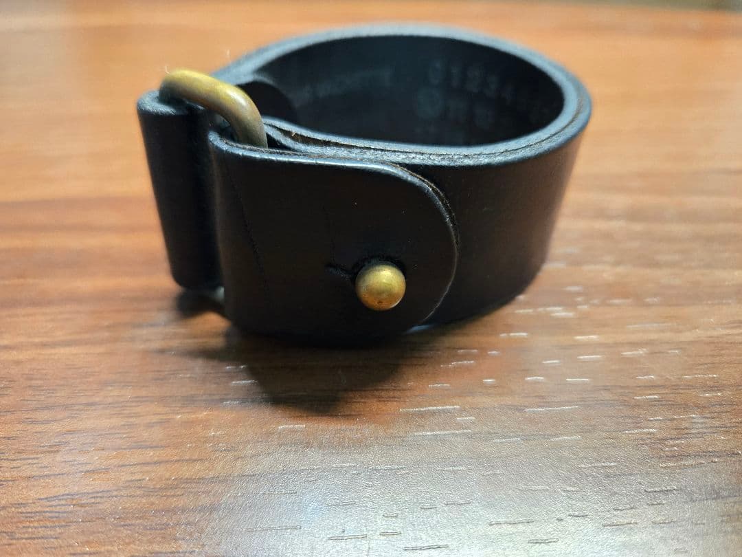 マルジェラ レザーバングル 黒 フランス製