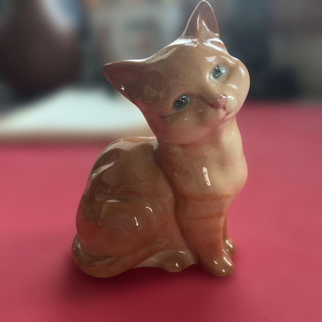 英国ビンテージ ロイヤルドルトンの上品な猫