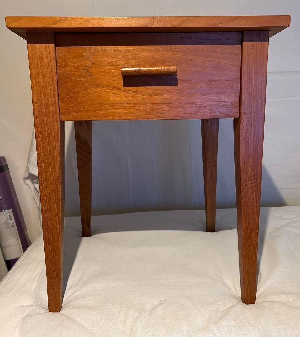 引出し付きテーブル