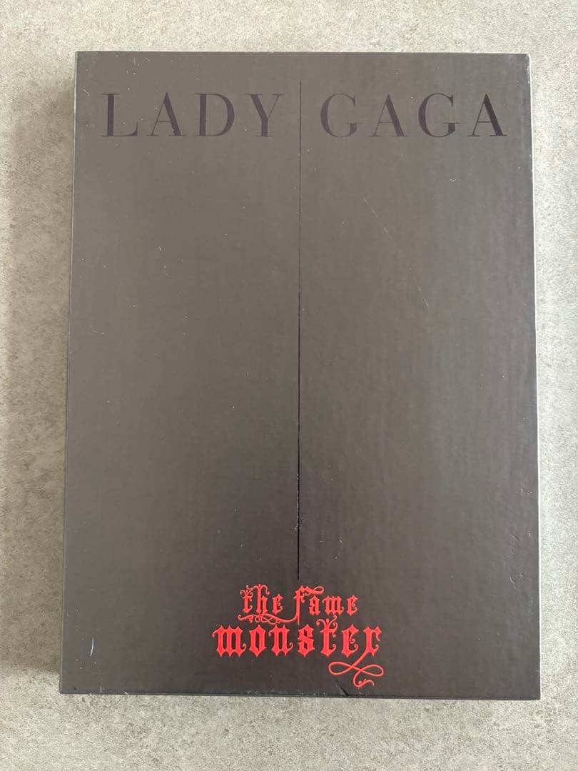 超激レアレディーガガ The fame monster完全限定10000枚
