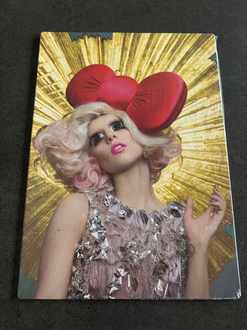 超激レアレディーガガ The fame monster完全限定10000枚