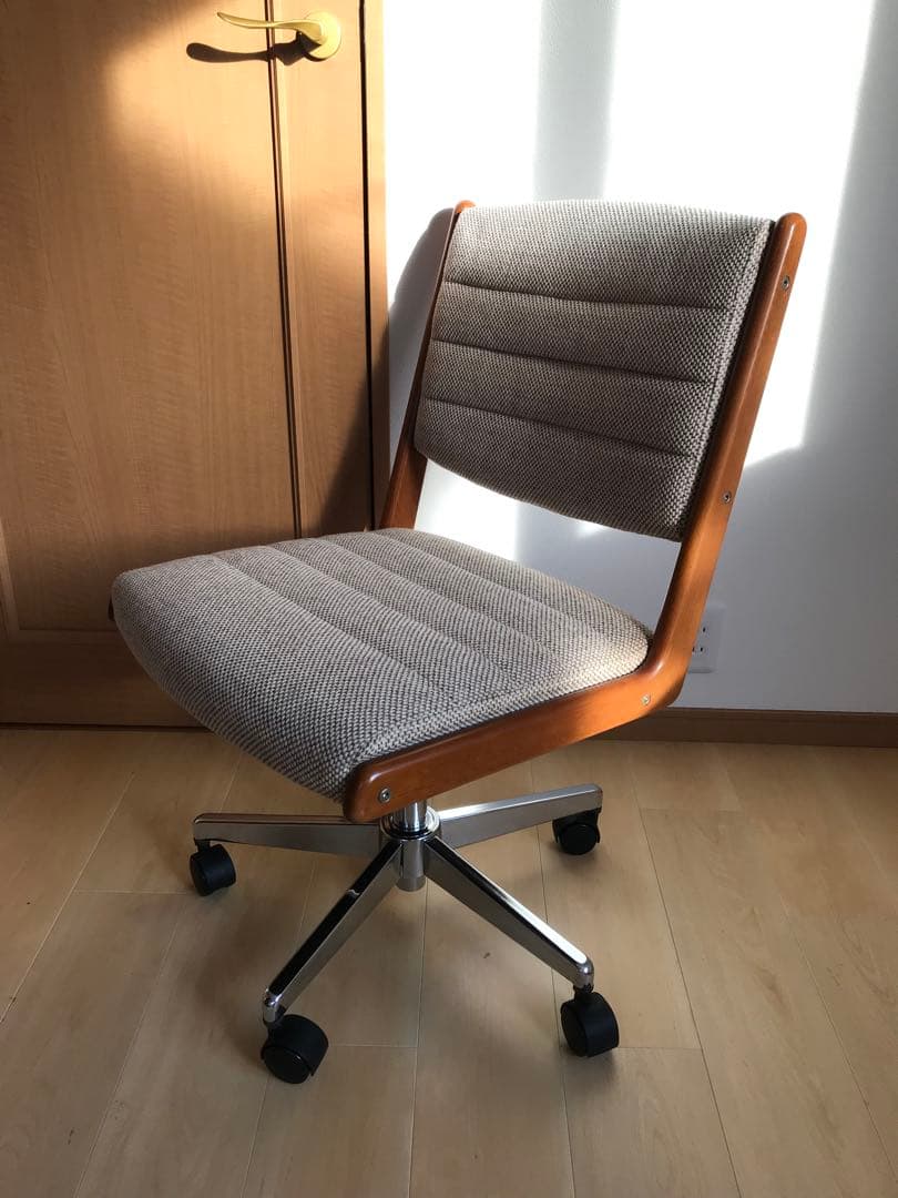 karimoku カリモク　ベージュ　デスクチェア