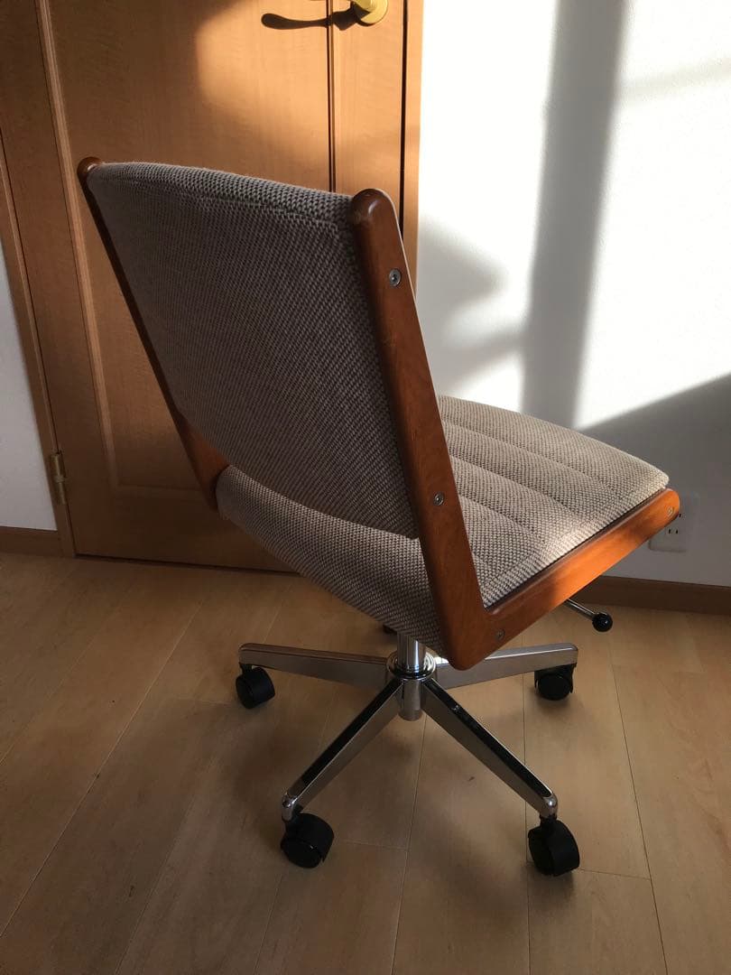 karimoku カリモク　ベージュ　デスクチェア