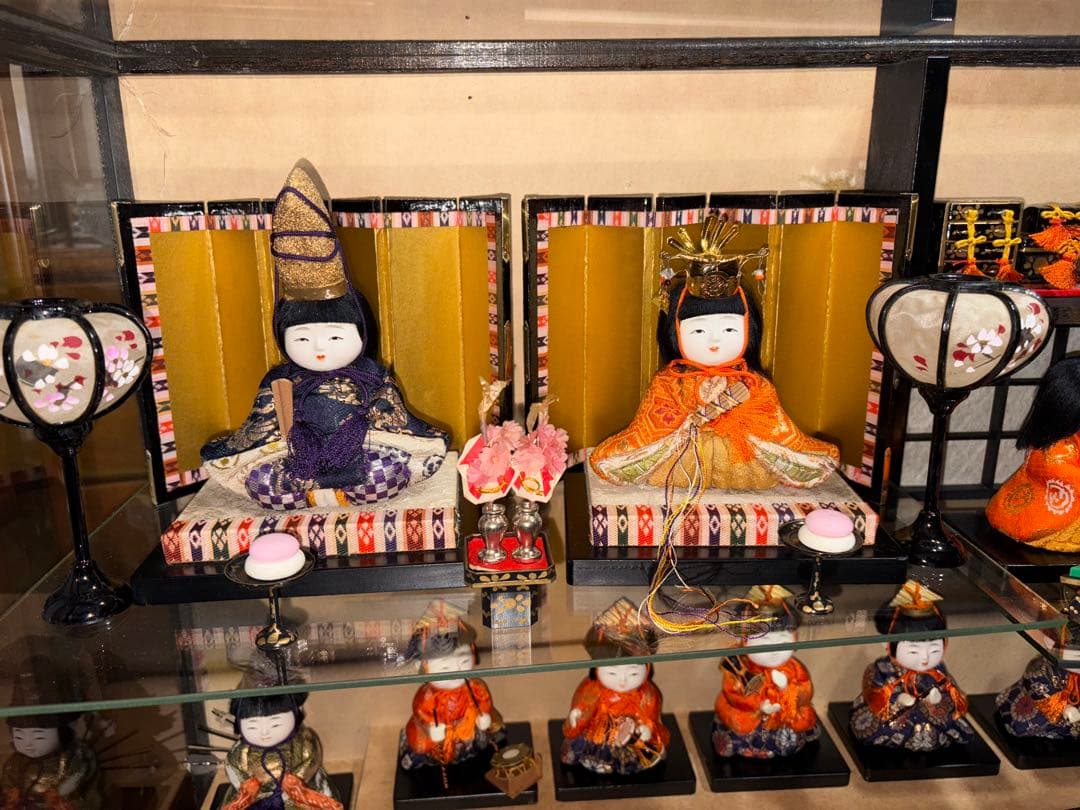 伝統的な雛人形セット 15人