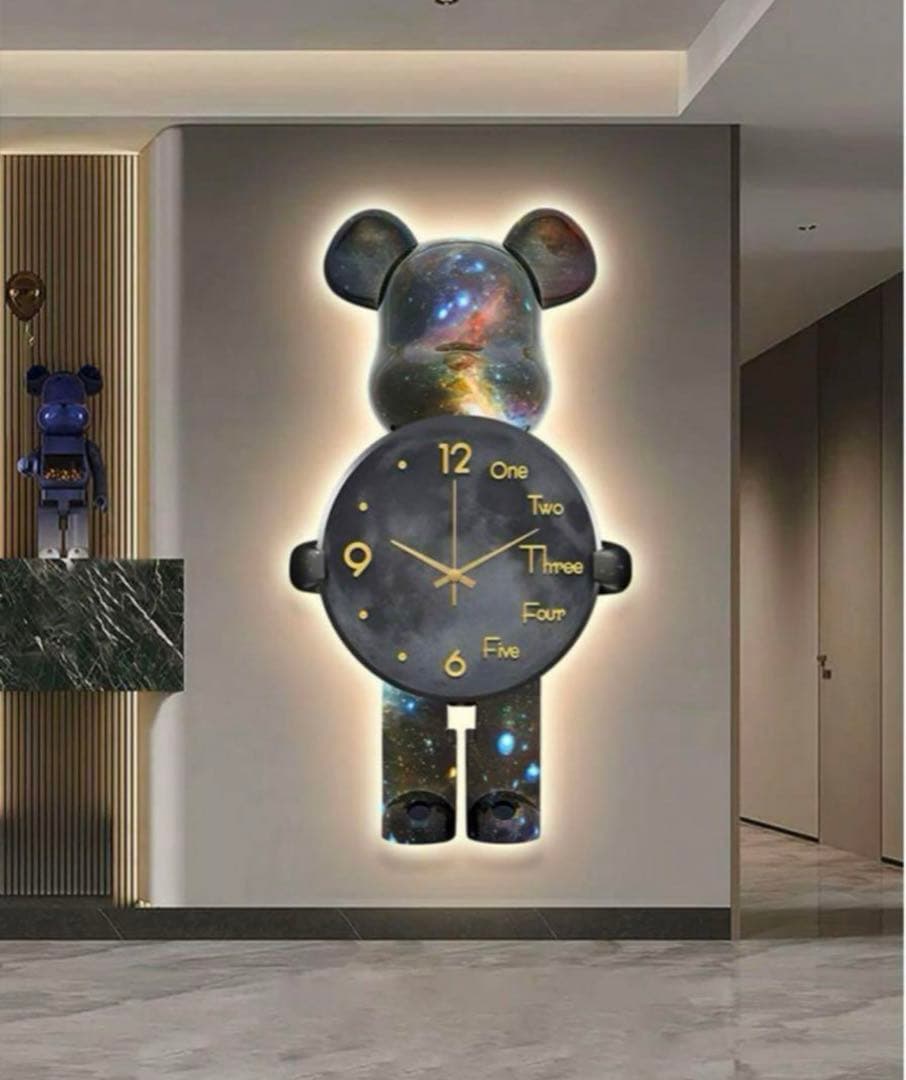 リモコン、ライト付き現代のクマの振り子部屋の装飾のための創造的な壁掛け時計